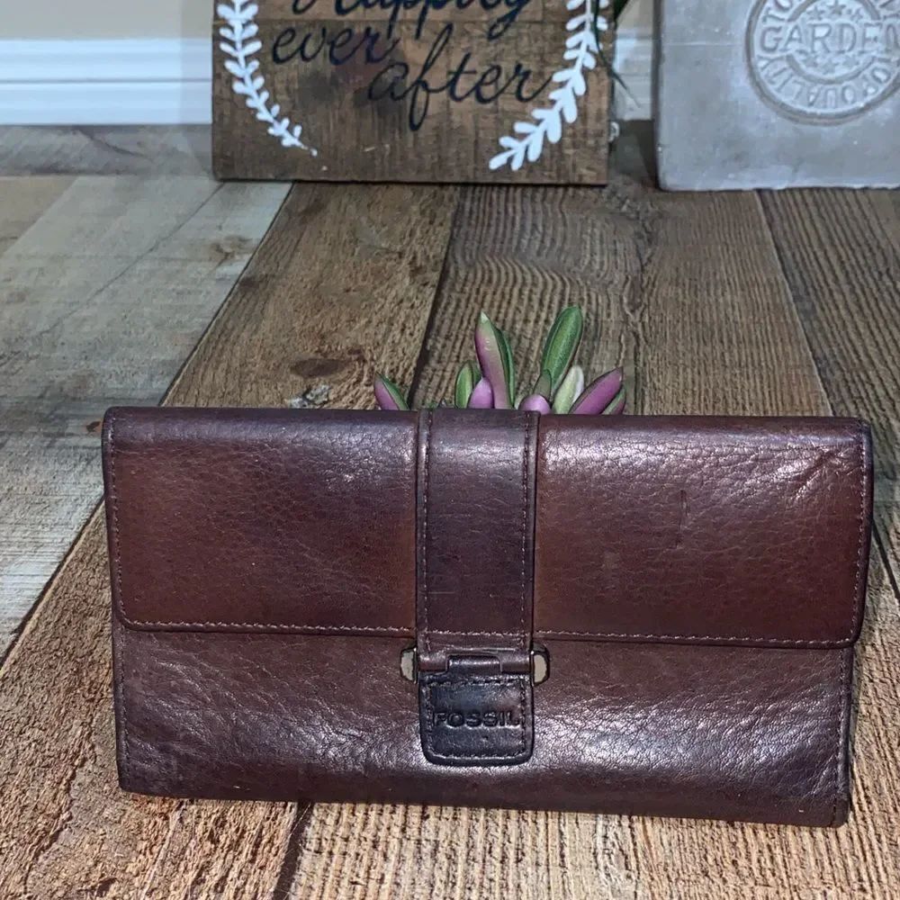 Vintage fossil brown leather checkbook wallet